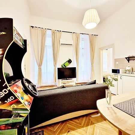 Free Parking Sega Rally Apartment 布达佩斯 外观 照片